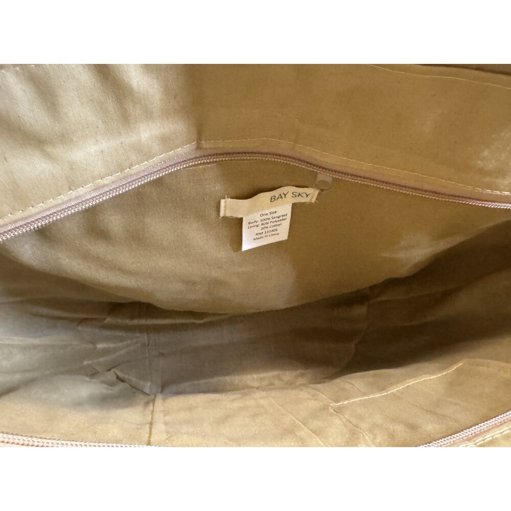 NWT BAY SKY Vegan Huge Beach Bag- Faux Leather Fringe Cowrie Shells Zip Close - Picture 6 of 10